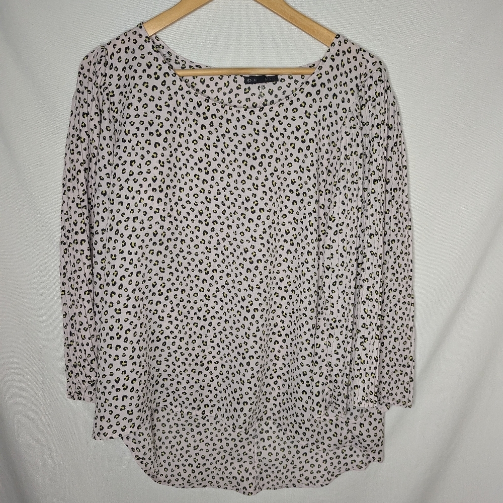 Bobeau Cream and Yellow Leopard Print Long Sleeve‎ Blouse Size Large